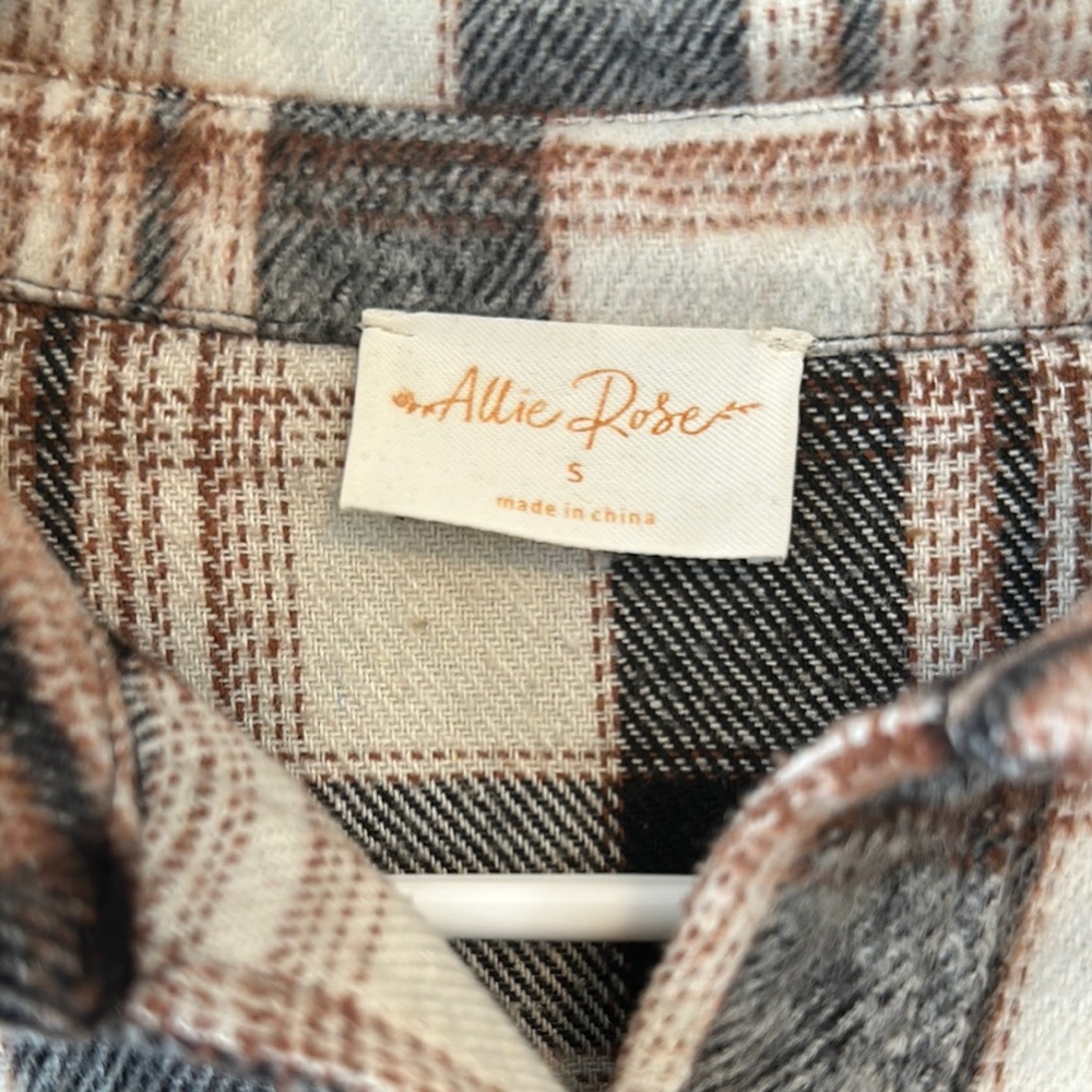 ALLIE ROSE Plaid Shacket - Picture 4 of 4